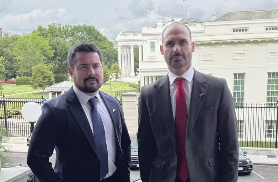 Moraes rejeita pedido da DPU e manda avançar processo contra Eduardo Bolsonaro – CartaCapital