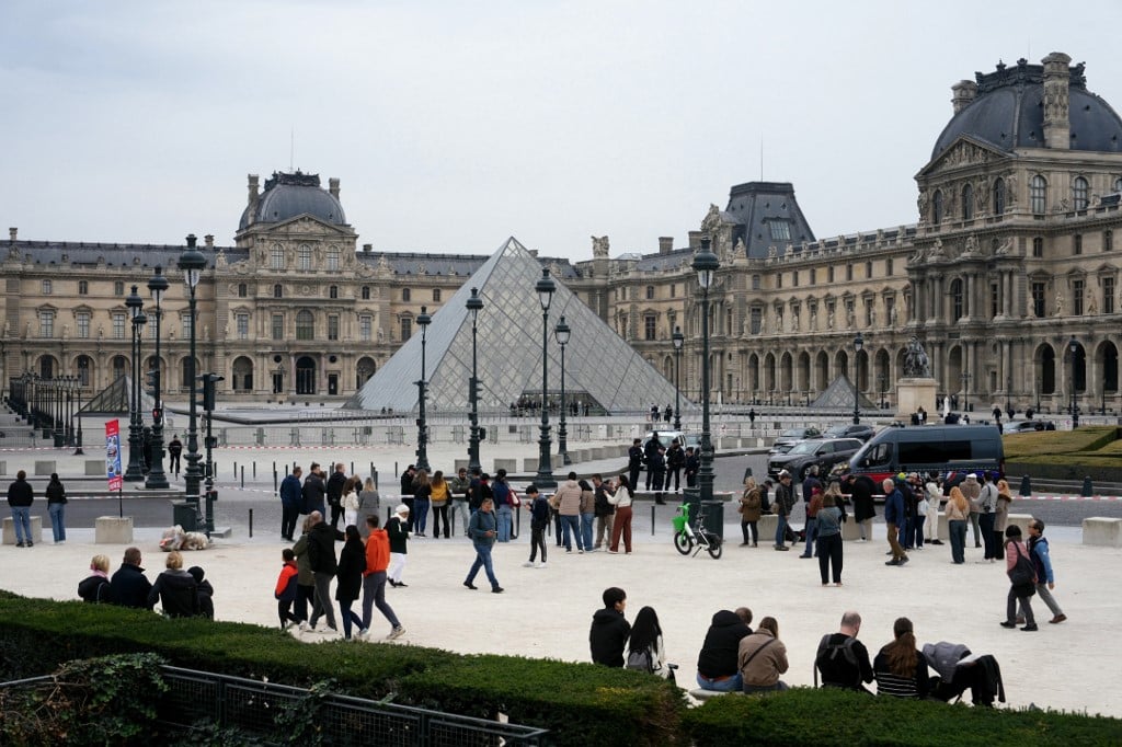 O que se sabe sobre o roubo de joias no Museu do Louvre – CartaCapital