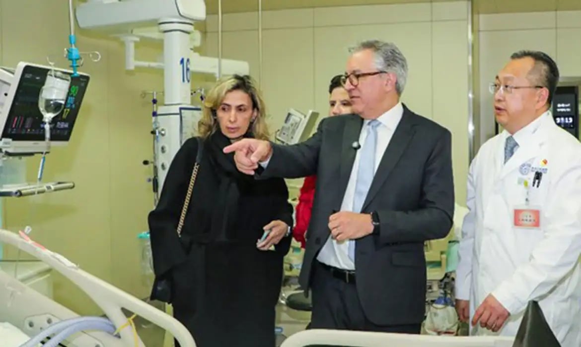 Padilha visita modelo de hospital inteligente na China – CartaCapital