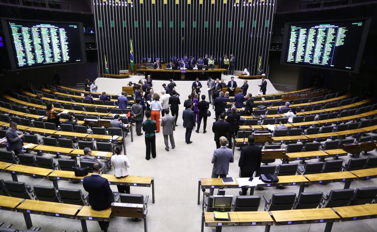 Sessão do Plenário para discussão e votação de propostas