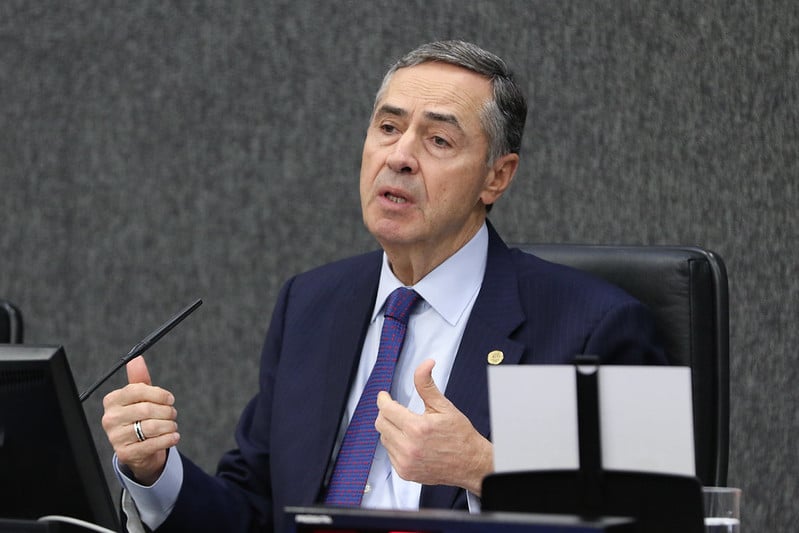 STF forma maioria para derrubar decisão de Barroso que autorizava enfermeiros a atuar em aborto legal – CartaCapital
