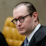 Zanin vota para manter reoneração gradual da folha até 2027