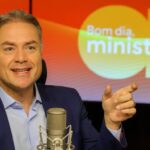 ministro fala em dar aulas grátis