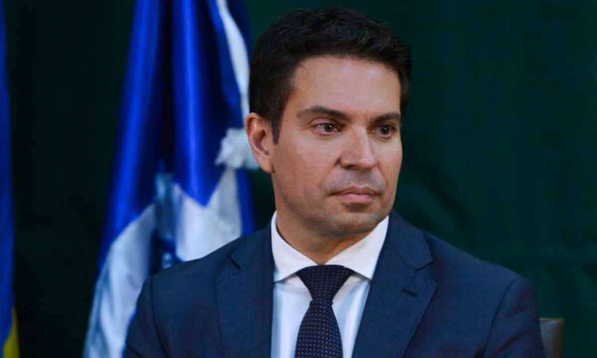 Líder do PT questiona no STF e na Câmara saída de Ramagem do País – CartaCapital