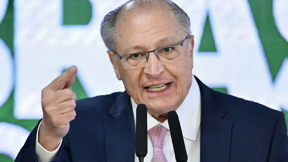 Alckmin: governo chinês abrirá diálogo para evitar desabastecimento de chips no Brasil