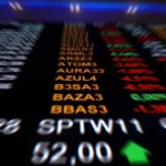 Bolsa dispara e supera 153 mil pontos com apoio de Vale e Petrobras; Copom segue no radar