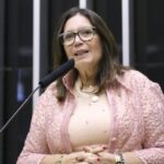 CCJ aprova projeto que regulamenta a profissão de doula – Notícias