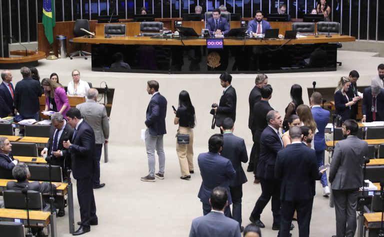 Câmara aprova programa para certificar obras resilientes a eventos climáticos extremos; acompanhe – Notícias