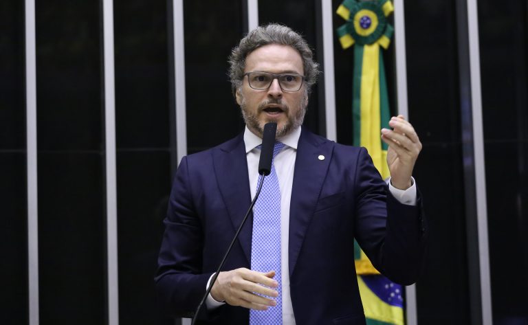 Câmara aprova proposta que define o crime de tráfico de animais silvestres; acompanhe – Notícias