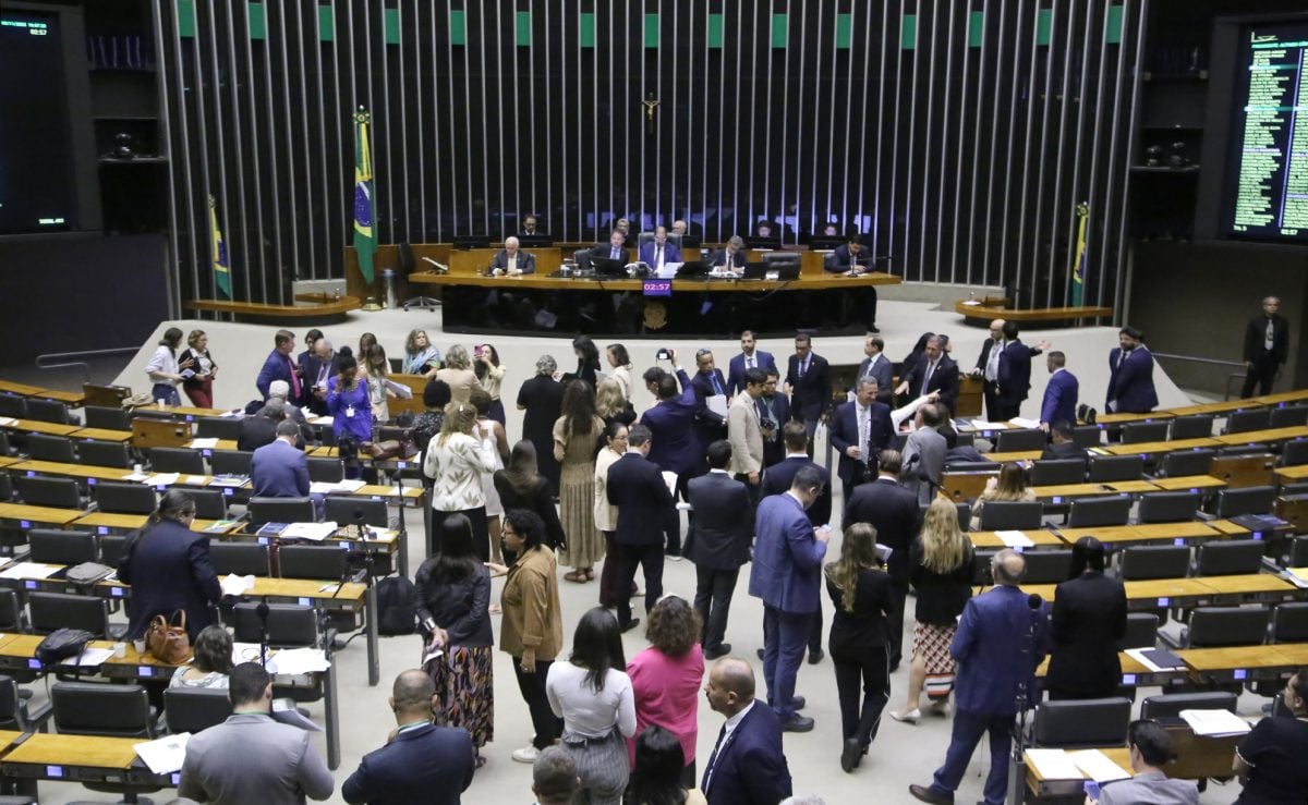 Câmara aprova suspensão de resolução sobre aborto legal em crianças vítimas de violência – CartaCapital