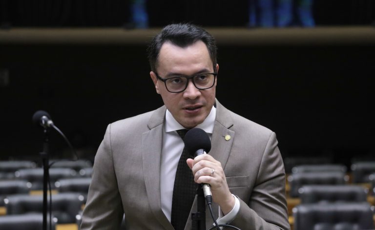 Comissão aprova medidas para incentivar acessibilidade em aplicativos de transporte e entrega – Notícias