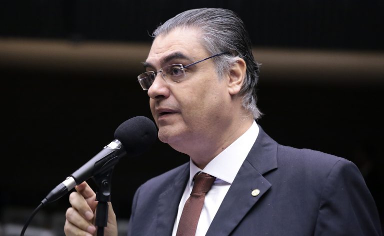 Deputado Lafayette de Andrada (Republicanos-MG) fala no Plenário da Câmara dos Deputados