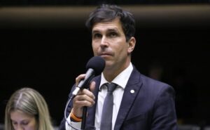 Discussão e votação de propostas legislativas. Dep. Luiz Lima (NOVO - RJ)