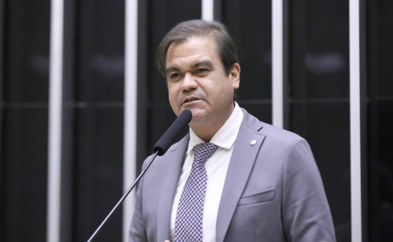 Deputado Mersinho Lucena (PP-PB) fala no Plenário da Câmara dos Deputados