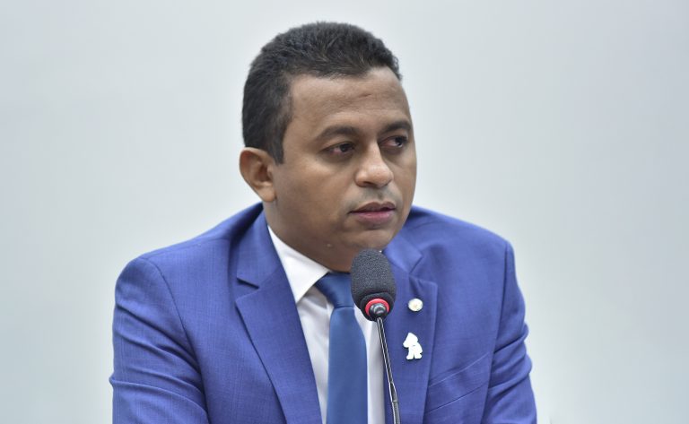 Comissão aprova provas adaptadas para estudantes com autismo ou déficit de atenção – Notícias