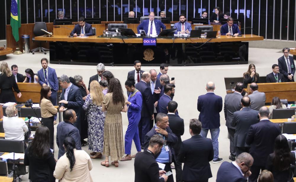 Como votou cada deputado no projeto que dificulta aborto legal em crianças vítimas de estupro – CartaCapital