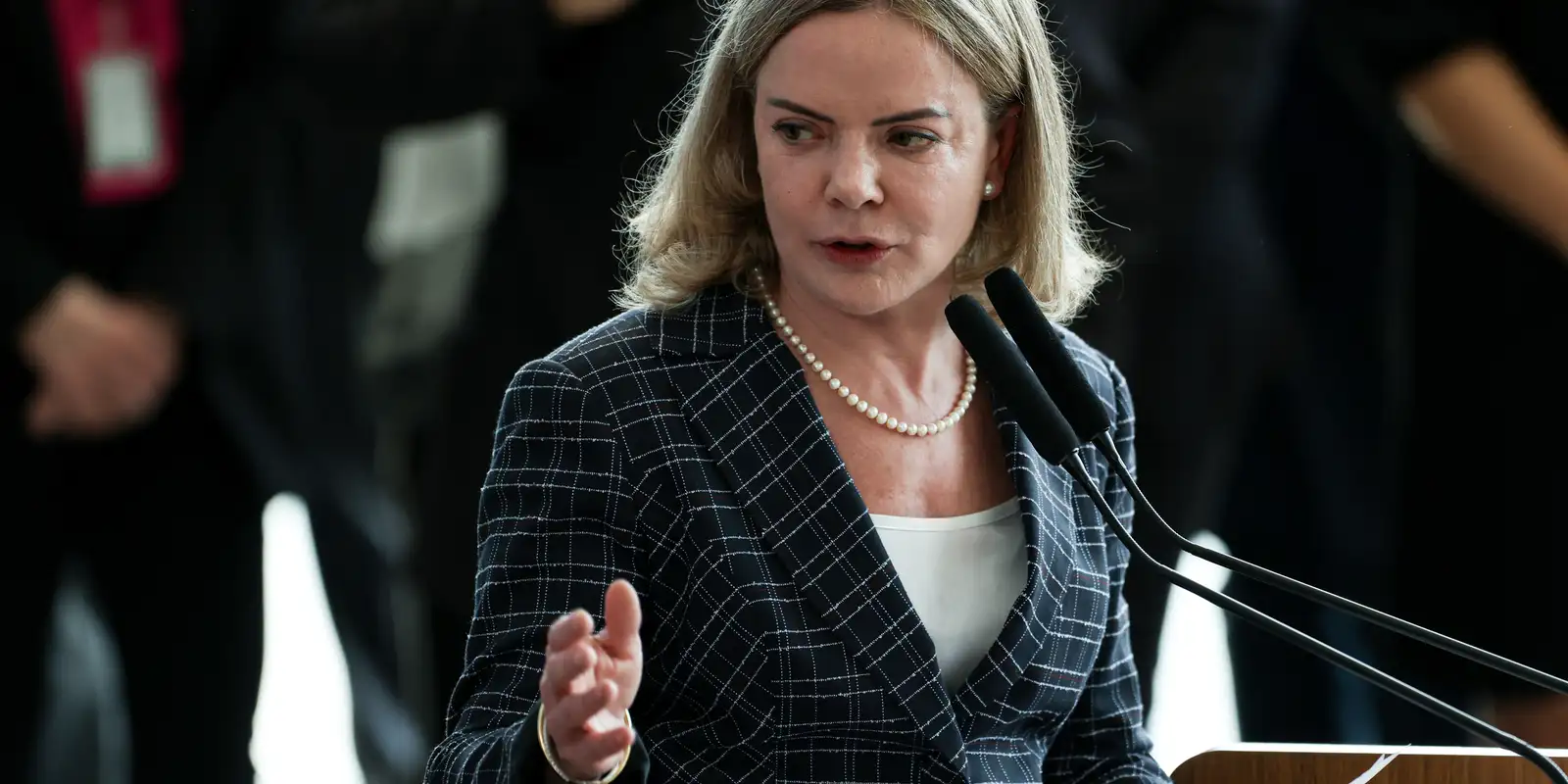 Derrite como relator do PL Antifacção contamina debate, diz Gleisi