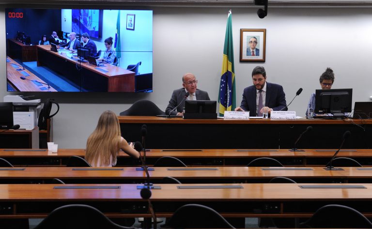 Isenção do IR sobre a remuneração de professores. Dep. Rubens Otoni (PT - GO). Dep. Maurício Carvalho (UNIÃO - RO)
