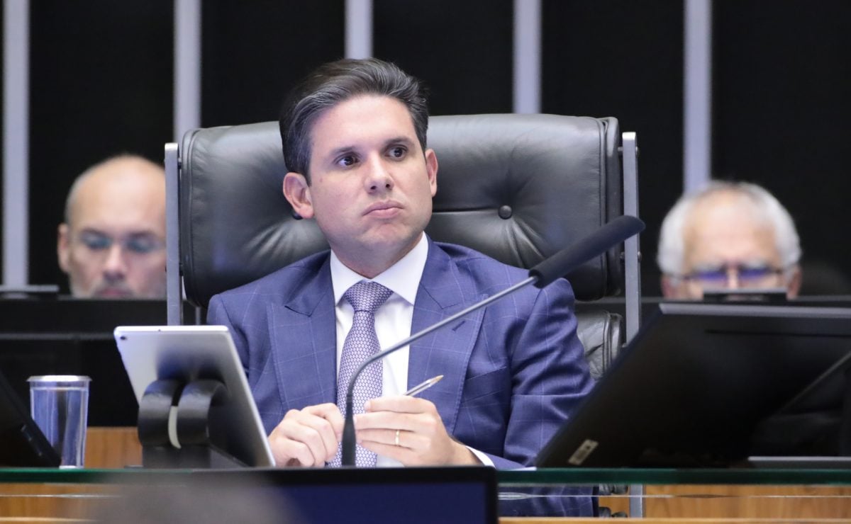 Governo tenta evitar derrota e Motta adia votação após impasse sobre a PF – CartaCapital