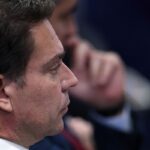 Líder do PT questiona no STF e na Câmara saída de Ramagem do país