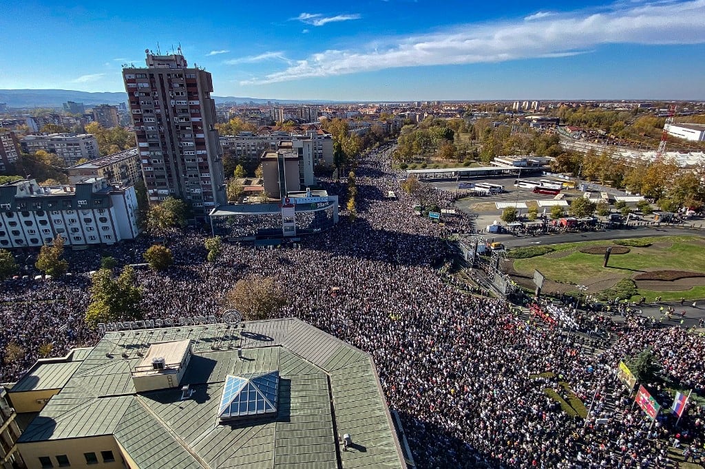 Milhares protestam na Sérvia em atos contra o governo – CartaCapital