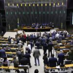 Prisão de Bolsonaro repercute nos discursos de deputados no Plenário da Câmara – Notícias