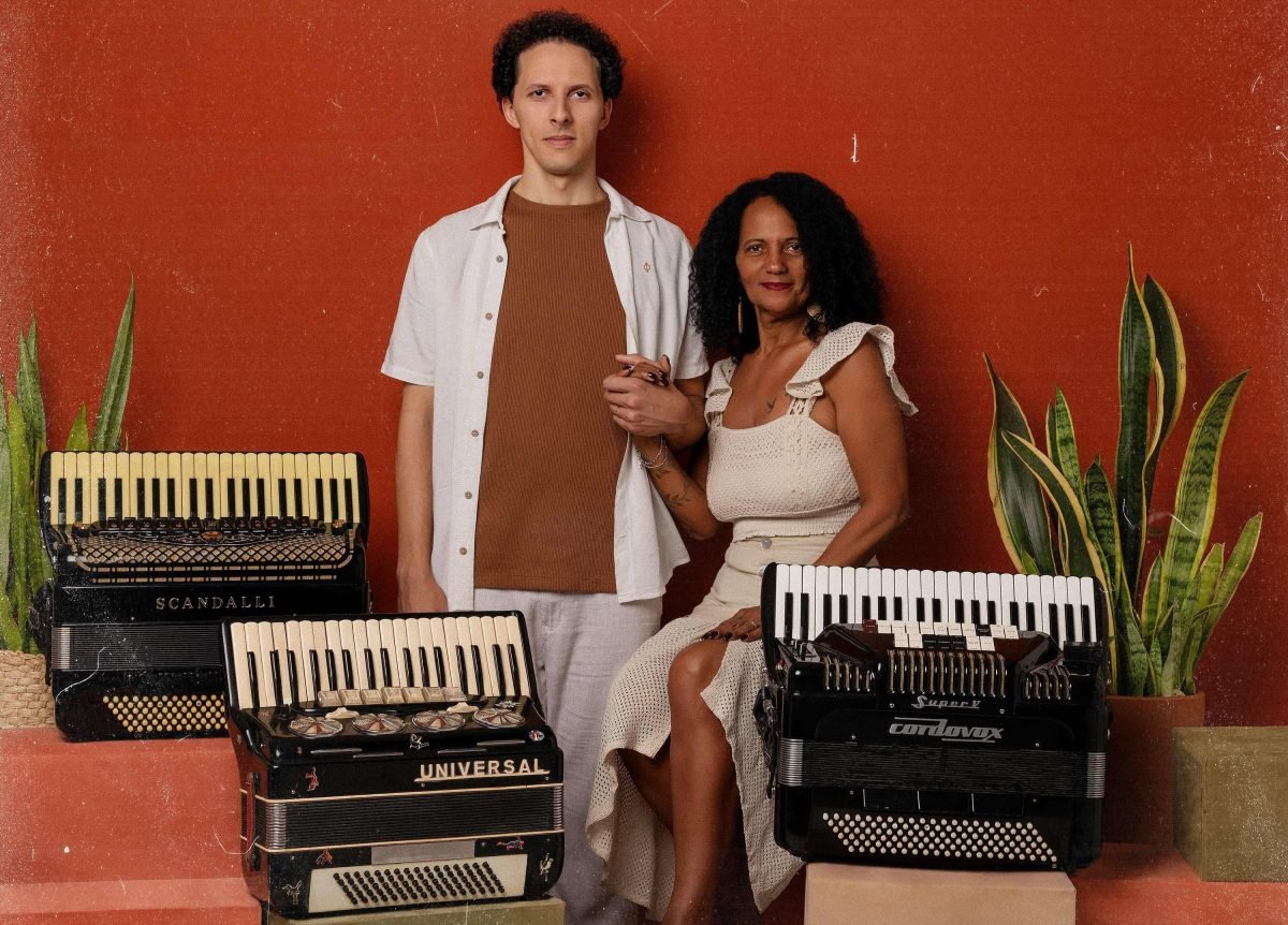 Sanfoneiro Pablo Moura celebra em seu trabalho o 'power trio' brasileiro – CartaCapital