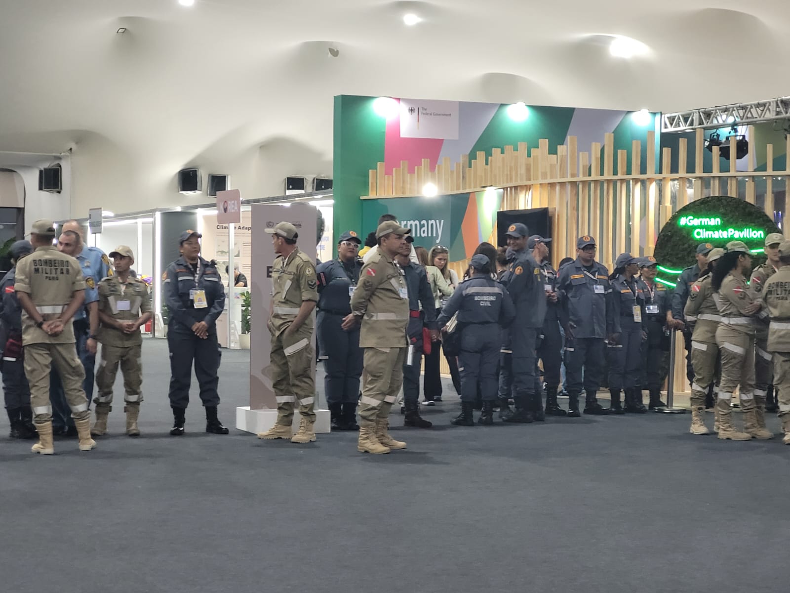 Sob gritos por taxação de milionários, protesto no 2º dia da COP30 termina com um ferido — Brasil de Fato