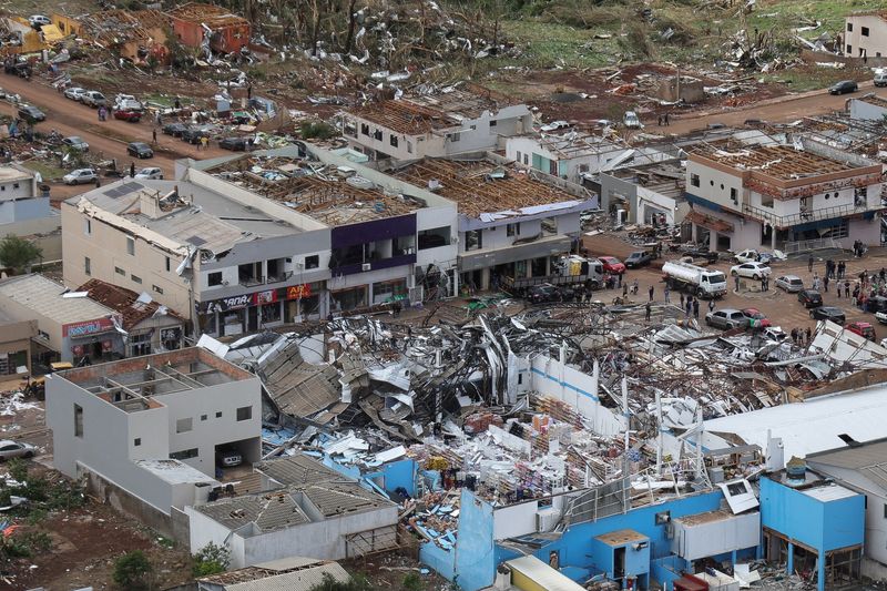 Tornados atingem Região Sul e deixam 6 mortos e mais de 750 feridos no Paraná