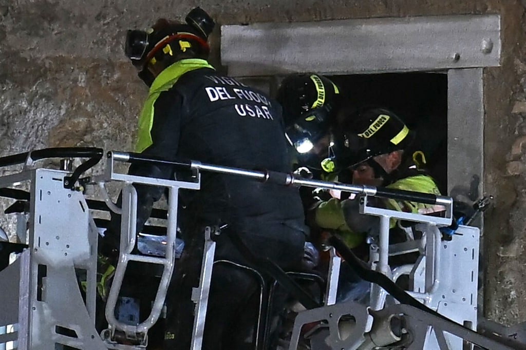 Trabalhador é resgatado dos escombros de torre medieval em Roma – CartaCapital