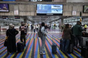 Venezuela revoga licenças de companhias aéreas que suspenderam voos no país – CartaCapital