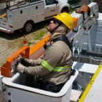 Aneel: conta de luz deve fechar 2025 com reajuste médio de 7%