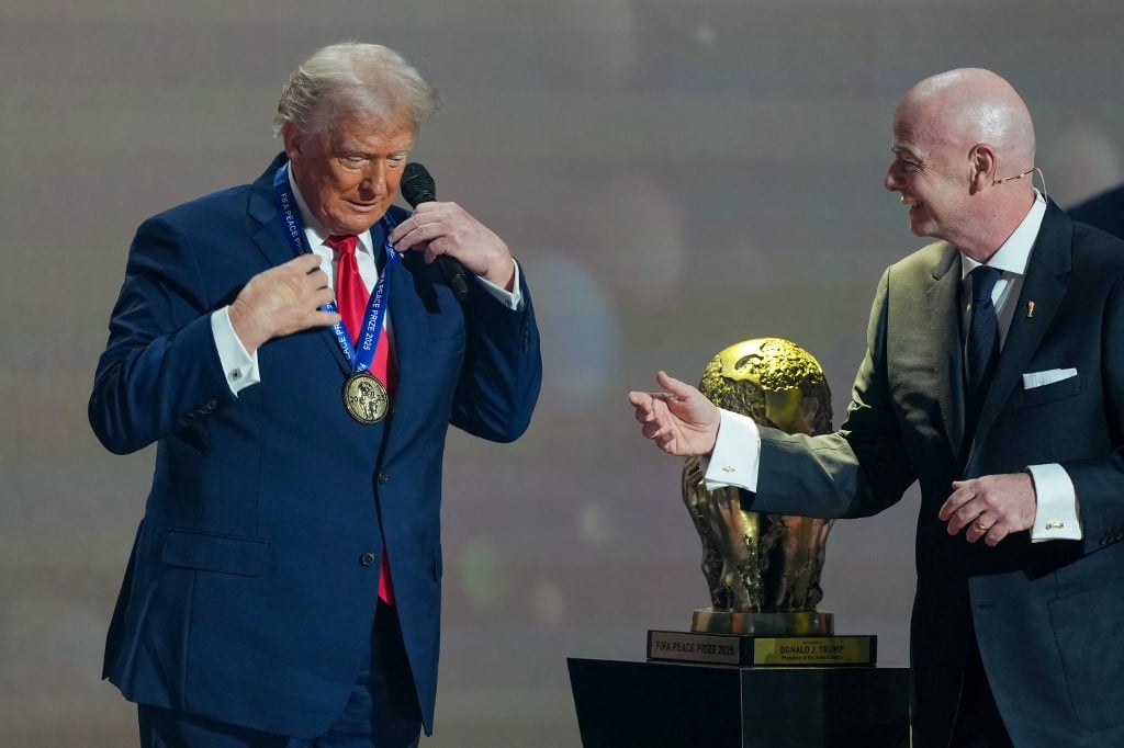 Após ser ignorado pelo Nobel, Trump recebe Prêmio da Paz da Fifa – CartaCapital