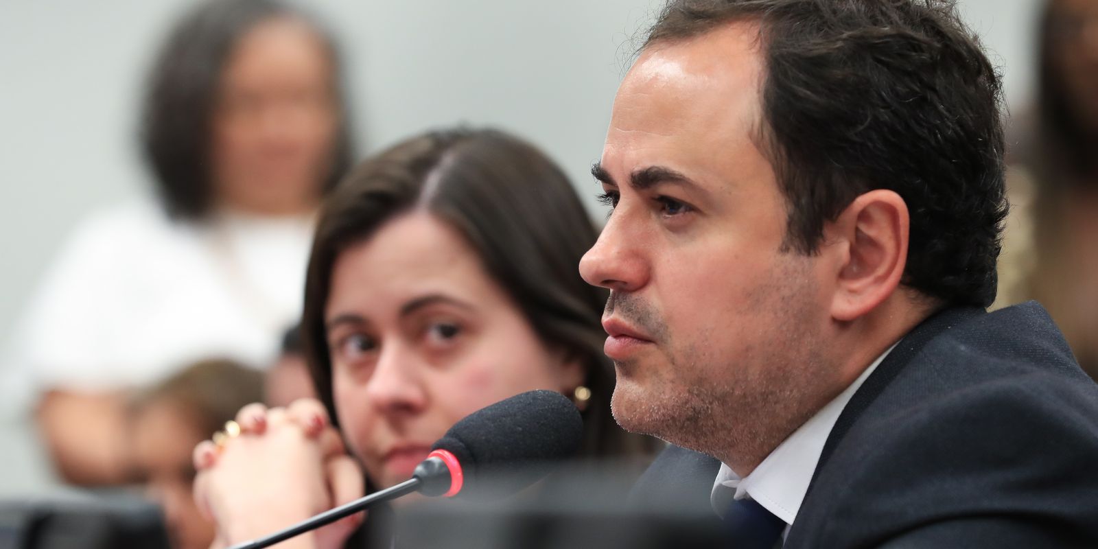 Câmara decide suspender Glauber Braga por 6 meses