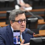 Comissão aprova piso salarial nacional de profissionais da educação básica pública – Notícias