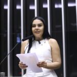 Comissão de Educação aprova projeto para combater violência contra meninas nas escolas – Notícias