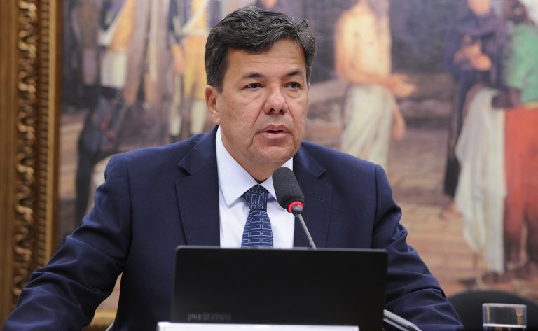 Deputado Mendonça Filho (União-PE) em reunião da Comissão Especial da PEC da Segurança Pública (PEC 18/25)