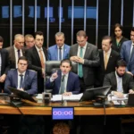 Congresso corta gastos de Previdência e Pé-de-Meia para inflar emendas em R$ 11,5 bi em 2026