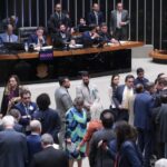 Deputados aprovam texto-base de projeto que reduz penas dos condenados pelo 8 de janeiro; acompanhe – Notícias