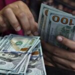 Dólar fecha em alta ante o real na contramão do exterior