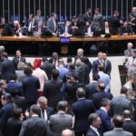 Em votação durante a madrugada, Câmara aprova projeto para reduzir a pena de Bolsonaro – CartaCapital