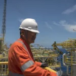 Funcionários da Petrobras entram em greve por tempo indeterminado