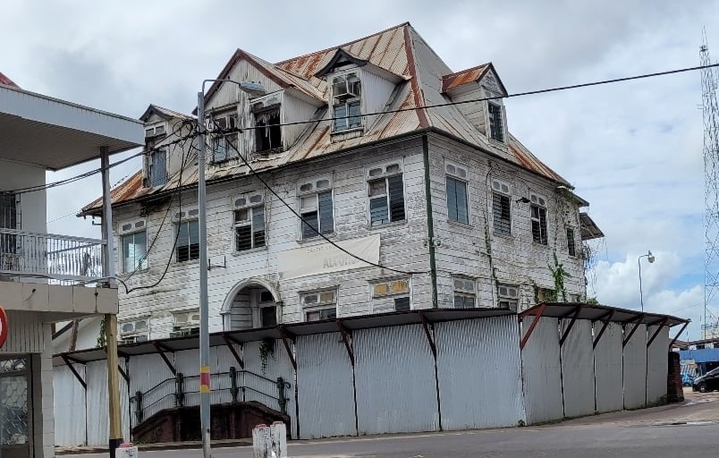 Homem que matou 9 pessoas no Suriname cometeu suicídio na prisão – CartaCapital