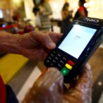 Juro do rotativo do cartão dispara e vai a 440,5% em 2025