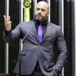Moraes autoriza Daniel Silveira a sair de casa para formatura da filha no RJ – CartaCapital