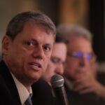 Tarcísio se pronuncia pela primeira vez sobre pré-candidatura de Flávio Bolsonaro – CartaCapital