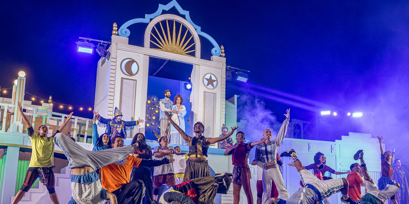 Baile do Menino Deus marca temporada natalina em Recife