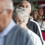 Aposentados que ainda trabalham querem reforçar renda e manter rotina, em prática crescente