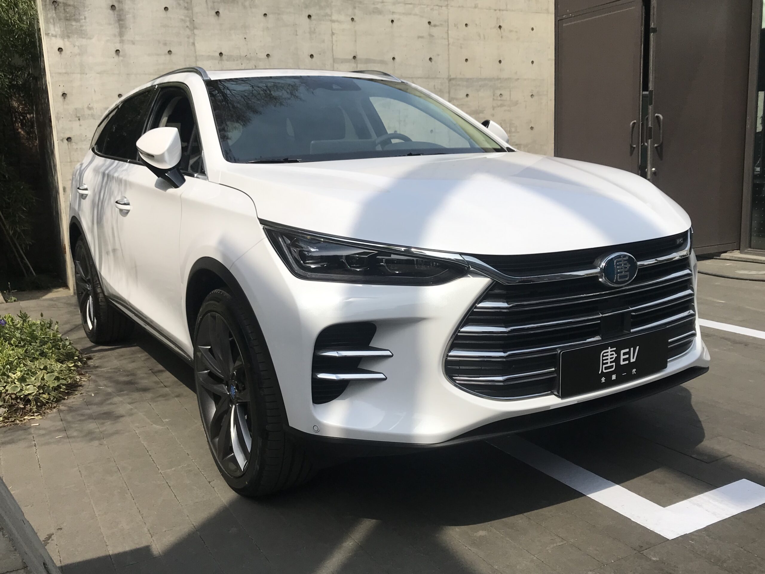 Câmara dos Deputados recebe 3 veículos BYD