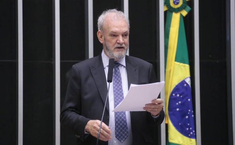 Deputado Geraldo Resende (PSDB-MS) fala no Plenário da Câmara dos Deputados